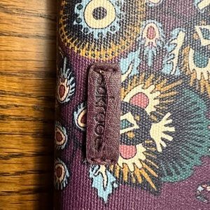 Sakroot cellphone crossbody wallet